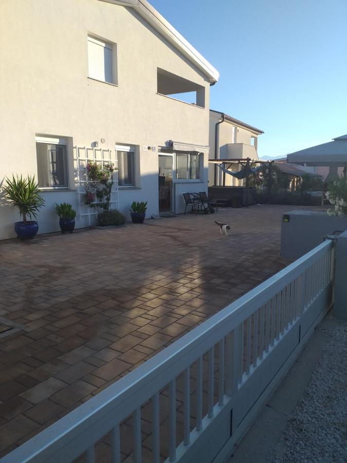 Apartment Dvorak Vir Εξωτερικό φωτογραφία